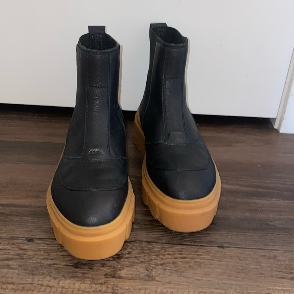 SOREL Leather Caribou X Chelsea Waterproof Boots Size 8 Black